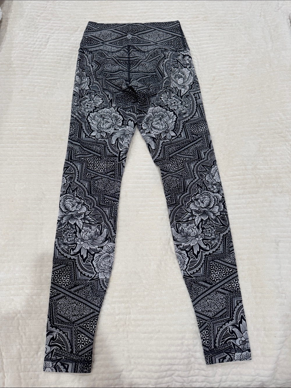 Lululemon Black & White Floral Print Leggings